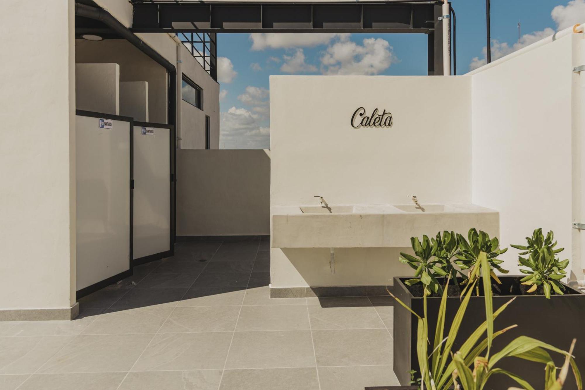 Caleta Hostel Rooftop & Pool Cancún Extérieur photo
